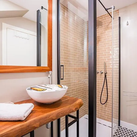 Renovated In Centre, And Train 3 Minutes Away * Sitges
